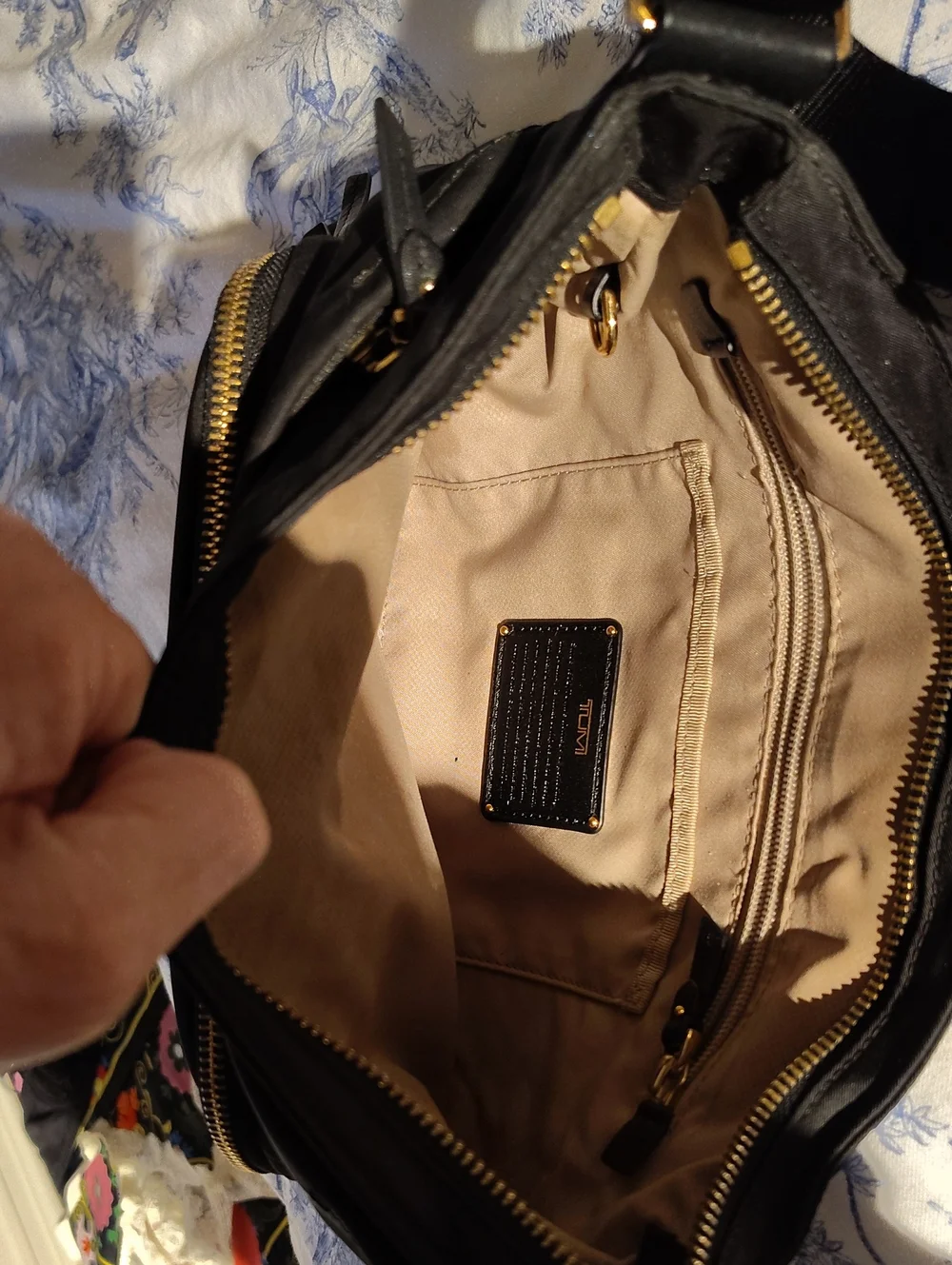 Tumi Vinyl Black Crossbody Bag - Casual Everyday Shoulder Bag With Gold Hardware